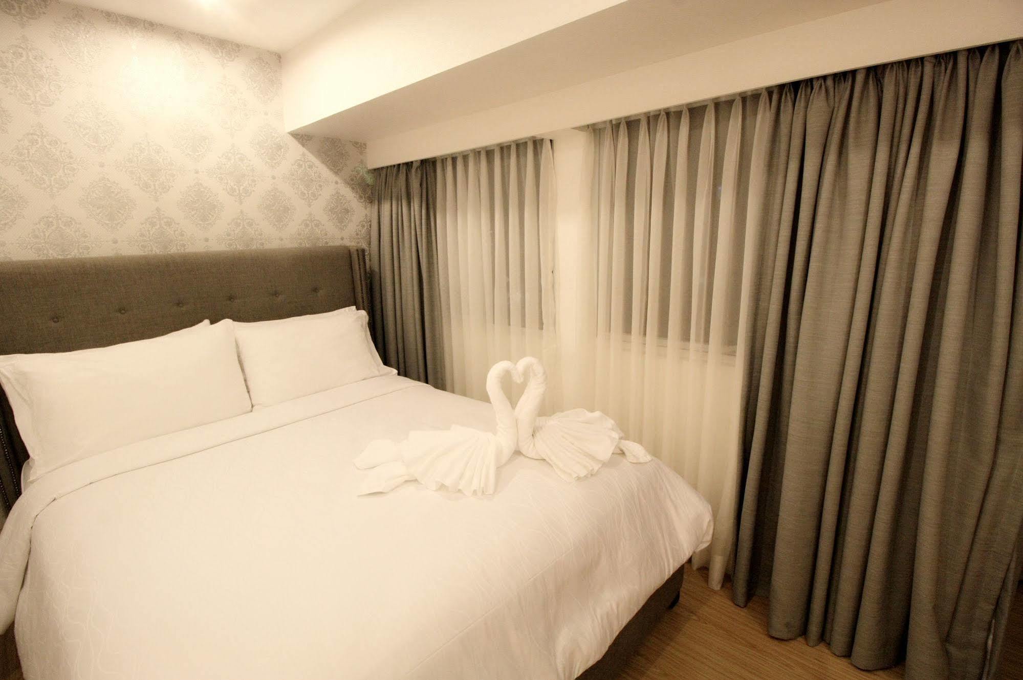 Maxstays - Max Style @ Fort Victoria Makati City Esterno foto
